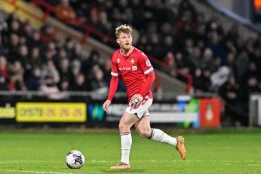 Wrexham 'dan Andy Cannon, 9 Nisan 202' de Wrexham 'a karşı Crawley Town, SToK Cae Ras, Wrexham, İngiltere' de oynanan maçta