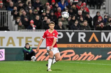 Wrexham 'dan Max Cleworth, 9 Nisan 202' de Wrexham 'a karşı Crawley Town, SToK Cae Ras, Wrexham, İngiltere' de oynanan maçta pas attı.