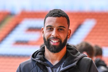 Blackpool 'dan CJ Hamilton, 9 Nisan 202' de Bloomfield Road, Blackpool 'daki Blackpool-Fleetwood Town maçında Sky Bet 1' in önüne geçti.