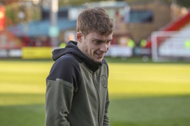Barnsley takımından Luca Connell 9 Nisan 202 tarihinde Lamex Stevenage, İngiltere 'de Stevenage ve Barnsley maçında