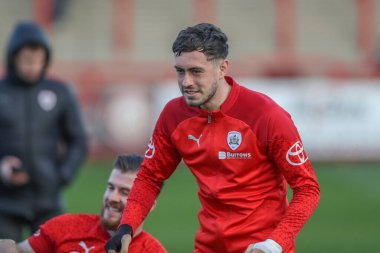 Maç öncesi ısınma oturumunda Barnsley 'den Corey O' Keeffe, 9 Nisan 202 tarihinde Lamex Stevenage, İngiltere 'deki Stevenage-Barnsley maçında