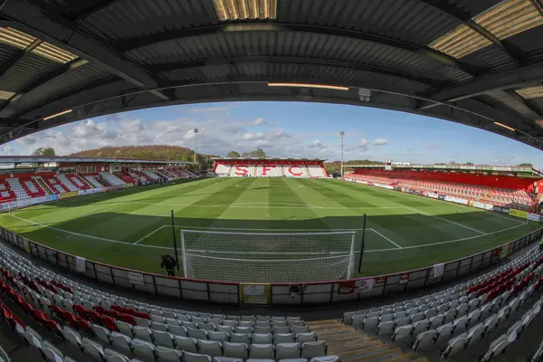 Lamex Stadyumu 'nun, 9 Nisan 202' de Lamex Stadyumu 'nda Stevenage ve Barnsley maçındaki genel görüntüsü.