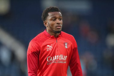 Rotherham United takımından Sebastian Revan, 10 Nisan 202 'de İngiltere' nin West Bromwich Albion-Rotherham United maçında maç öncesinde ısınıyor.