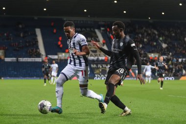 Rotherham United takımından Sebastian Revan, West Bromwich Albion 'dan Grady Diangana' yı 10 Nisan 202 'de The Hawthorns, West Bromwich, Birleşik Krallık' ta West Bromwich Albion-Rotherham United maçında kapadı.