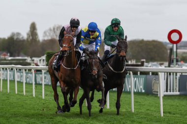 Paul Townend 'in sürdüğü Impaire et Passe, 11 Nisan 202' de İngiltere 'nin Liverpool şehrinde düzenlenen Randox Grand National 2024 Açılış Günü' nde saat 15.30 'da William Hill Aintree Engeli' ni (Sınıf 1) kazandı.