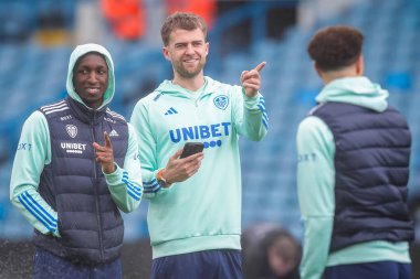 Leeds United takımından Patrick Bamford, 13 Nisan 202 'de Leeds Road, İngiltere' de oynanan ve Leeds United 'ın Blackburn Rovers' a karşı oynadığı Sky Bet Şampiyonası öncesinde takım arkadaşlarına sesleniyor.
