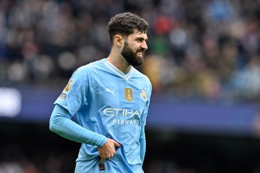 Manchester City 'den Joko Gvardiol, Premier League maçı sırasında Manchester City, Manchester Stadyumu' nda Luton Town 'a karşı, 13 Nisan 2024