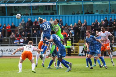 Carlisle United takımından Harry Lewis, 13 Nisan 202 'de Brunton Park, Carlisle, Birleşik Krallık' ta oynanan ve Carlisle United 'a karşı oynanan 1.
