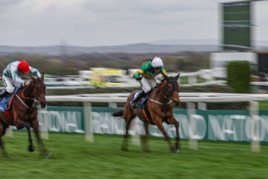 Mark Walsh 'un sürdüğü mistik güç, 12 Nisan 202' de Aintree Yarış Pisti 'nde düzenlenen Randox Grand National 2024 Bayanlar Günü' nde 2: 55 yarışını kazandı.
