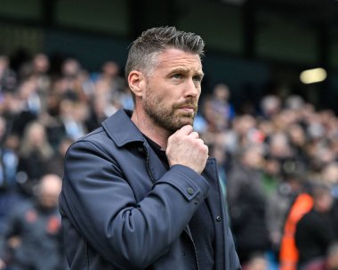 Luton Town 'un teknik direktörü Rob Edwards Premier League maçında Manchester City ile Luton Town maçında Etihad Stadyumu, Manchester, Birleşik Krallık, 13 Nisan 202