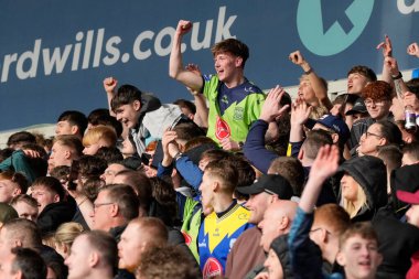 Warrington Wolves taraftarları, 14 Nisan 202 'de St Helens ile Warrington Wolves arasında oynanan Betfred Challenge Kupası çeyrek final maçında kendi taraflarında tezahürat yaptılar.