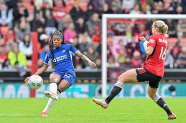 Chelsea Women takımından Ashley Lawrence, 14 Nisan 202 'de Leigh Spor Köyü' nde Manchester United Women - Chelsea FC Women maçında Adobe Women 'ın FA Cup yarı final maçında pas attı.