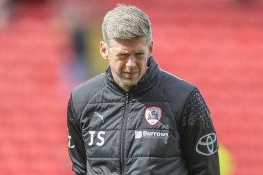 Jon Stead, Barnsley 'in maç öncesi antrenörlüğü maçında Sky Bet 1 maçında Barnsley, Oakwell, Barnsley' de Reading 'e karşı, 13 Nisan 202