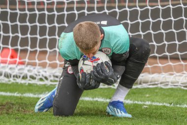 Barnsley 'den Ben Killip 13 Nisan 202' de İngiltere 'nin Oakwell kentinde oynanan Sky Bet 1 maçı sırasında ısınma turunda...