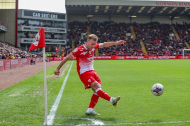 Barnsley 'den Herbie Kane 13 Nisan 202' de Oakwell, Barnsley, İngiltere 'de oynanan Sky Bet 1 maçında yerini aldı.