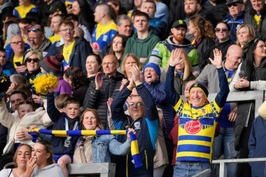 Warrington Wolves 14 Nisan 202 'de St Helens-Warrington Wolves' a karşı oynanan Betfred Challenge Kupası çeyrek final maçında 8-31 'lik galibiyetini kutluyor.