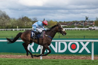 Cruz Kontrol 'e Stan Sheppard bindi.