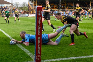 Castleford Kaplanları Wigan Savaşçılarına Karşı