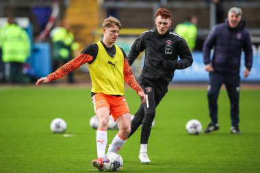 Blackpool 'dan George Byers, 13 Nisan 202' de İngiltere 'nin Brunton Park kentinde oynanan Sky Bet Lig 1 karşılaşmasında oynanan karşılaşma öncesi ısınma maçında