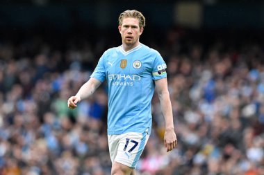 Manchester City 'den Kevin De Bruyne, Premier League maçı sırasında Manchester City ile Luton Town Etihad Stadyumu' nda, 13 Nisan 202