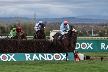 Cruz Kontrol 'e Stan Sheppard bindi.