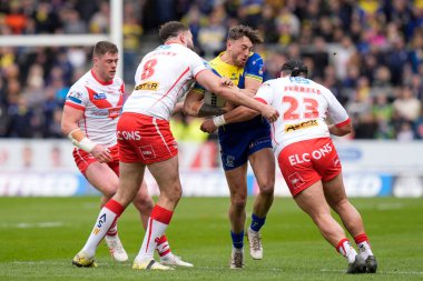 Warrington Wolves 'tan Matty Ashton, St. Helens' ten Konrad Hurrell ve St. Helens 'ten Alex Walmsley tarafından St. Helens Challenge Cup Quarter Final maçında tamamen Wicked Stadyumu, St Helens, Birleşik Krallık' ta oynanan Warrington Wolves maçında yenildi.