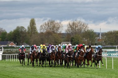 William Hill Engelli Engelli Engellisi 13 Nisan 202 'de, Aintree Yarış Pisti' nde atlar ilk kez 2024 'te geçerken sizi yola koyuyor.