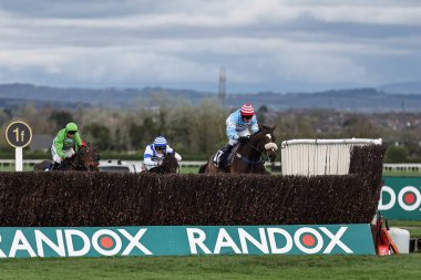 Cruz Kontrol 'e Stan Sheppard bindi.