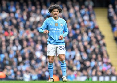 Manchester City 'den Rico Lewis, Manchester City - Luton Town maçı sırasında Etihad Stadyumu, Manchester, İngiltere, 13 Nisan 202