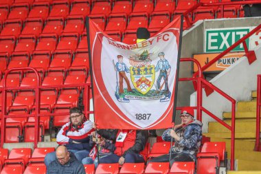 Barnsley taraftarları 13 Nisan 202 'de Oakwell, Barnsley, İngiltere' de oynanan Sky Bet 1 maçı sırasında geldiler.