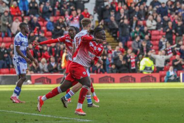 Barnsley 'li Fbio Jal, 13 Nisan 2024' te Oakwell, Barnsley, İngiltere 'de oynanan Sky Bet Lig 1 karşılaşmasında 2-2' lik galibiyetini kutluyor.