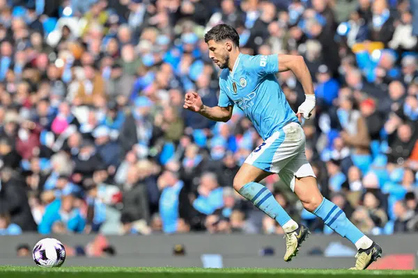 Manchester City 'den Rben Dias 13 Nisan 2024 tarihinde Etihad Stadyumu' nda oynanan Premier League maçında