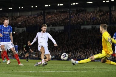 Barnsley 'den John Mcatee, Sky Bet Ligi 1 maçında Portsmouth Barnsley' e karşı Fratton Park, Portsmouth, Birleşik Krallık 'ta 16 Nisan 202' de 1-2 berabere kaldı.