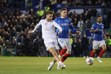 Barnsley 'den John Mcatee, 16 Nisan 202' de Portsmouth, Fratton Park 'ta Portsmouth - Barnsley maçında gol attı.