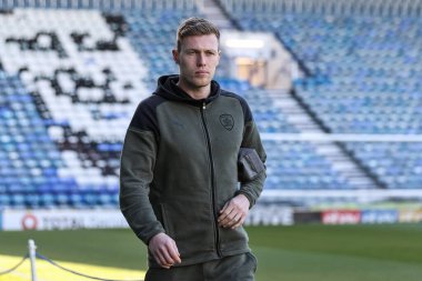 Barnsley 'den Sam Cosgrove, Sky Bet Ligi 1 maçı sırasında Portsmouth' a karşı Barnsley 'e karşı Fratton Park, Portsmouth, İngiltere, 16 Nisan 202' de geldi.