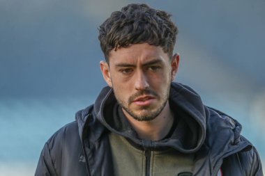 Barnsley 'den Corey O' Keeffe, 16 Nisan 202 'de Portsmouth - Fratton Park, Portsmouth, Birleşik Krallık' ta oynanan 1.