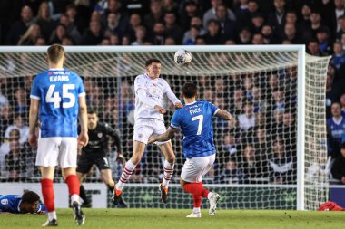 Barnsley 'li Mal de Gevigney, 16 Nisan 2024' te Fratton Park, Portsmouth, İngiltere 'de oynanan 1.