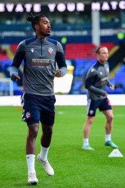 Bolton Wanderers takımından Paris Maghoma, 16 Nisan 202 'de İngiltere' nin Toughsheet Community Stadyumu 'nda oynanan 1. Gökyüzü İddia Ligi karşılaşması öncesinde Bolton Wanderers ve Shrewsbury Town maçında ısınıyor.