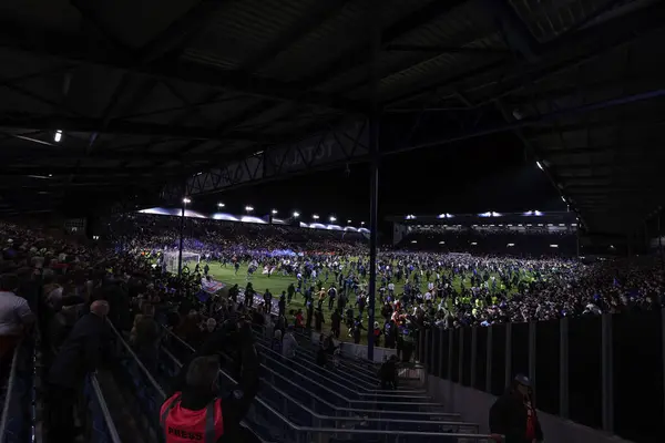 Los Fanáticos Portsmouth Invadieron Terreno Juego Después Ganar Ganar Liga — Foto de Stock
