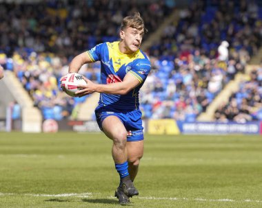 Warrington Wolves takımından Leon Hayes, 20 Nisan 202 'de Warrington Wolves' a karşı Leigh Stadyumu 'nda oynanan 8.