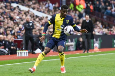 Bournemouth takımından Luis Sinisterra, 21 Nisan 202 'de Birmingham, Villa Park' ta oynanan Premier League maçında Aston Villa, Bournemouth 'a karşı.