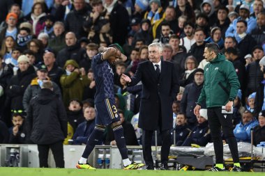 Real Madrid 'den der Milito' ya, Real Madrid 'in UEFA Şampiyonlar Ligi çeyrek finalinde Carlo Ancelotti' nin teknik direktörüne, Manchester 'daki Etihad Stadyumu' nda Real Madrid 'e karşı 17 Nisan 2024' te verdiği maçta zincirini çıkarması ve taktığı söyleniyor.