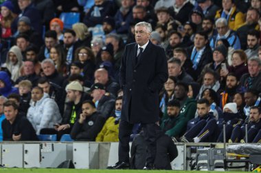Carlo Ancelotti Real Madrid 'in teknik direktörü UEFA Şampiyonlar Ligi çeyrek final maçında Manchester City, Etihad Stadyumu' nda Real Madrid 'e karşı 17 Nisan 202