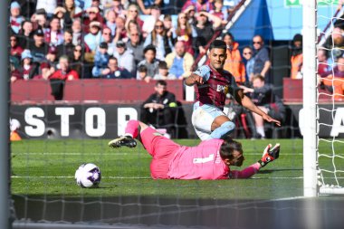 Aston Villa 'dan Ollie Watkins Premier Lig maçında 3-1 öne geçiyor. Aston Villa, Bournemouth' a karşı Villa Park, Birmingham, İngiltere, 21 Nisan 202