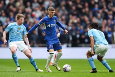 Chelsea 'den Cole Palmer, 20 Nisan 202' de Wembley Stadyumu 'nda Manchester City ile Chelsea arasındaki FA Cup yarı final maçında maç yapıyor.