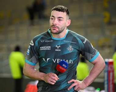 Leeds Gergedan, Huddersfield Devlerine Karşı