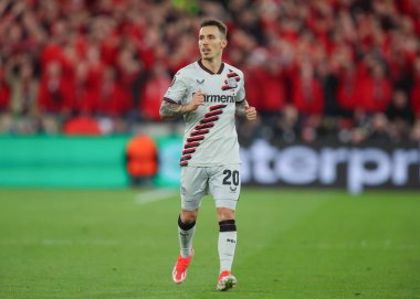 Bayer Leverkusen 'den Alex Grimaldo, UEFA Avrupa Ligi çeyrek final maçında West Ham United, Bayer 04 Leverkusen' e karşı Londra Stadyumu, Londra, İngiltere, 18 Nisan 202