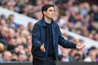 Bournemouth Andoni Iraola teknik direktörü, 21 Nisan 202 'de Birmingham, Villa Park' ta oynanan Premier League maçında Aston Villa ve Bournemouth maçında tepki gösterdi.