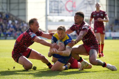Warrington Wolves 'tan Matt Dufty 20 Nisan 202' de Halliwell Jones Stadyumu, Warrington 'da oynanan Warrington Wolves - Leigh Leopards maçında gol atmak için çizgiyi geçti.