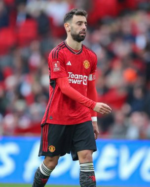 Manchester United 'dan Bruno Fernandes, Birleşik Krallık' ın Wembley Stadyumu 'nda Coventry City ile Manchester United arasında oynanan FA Cup yarı final maçı sırasında, 21 Nisan 202